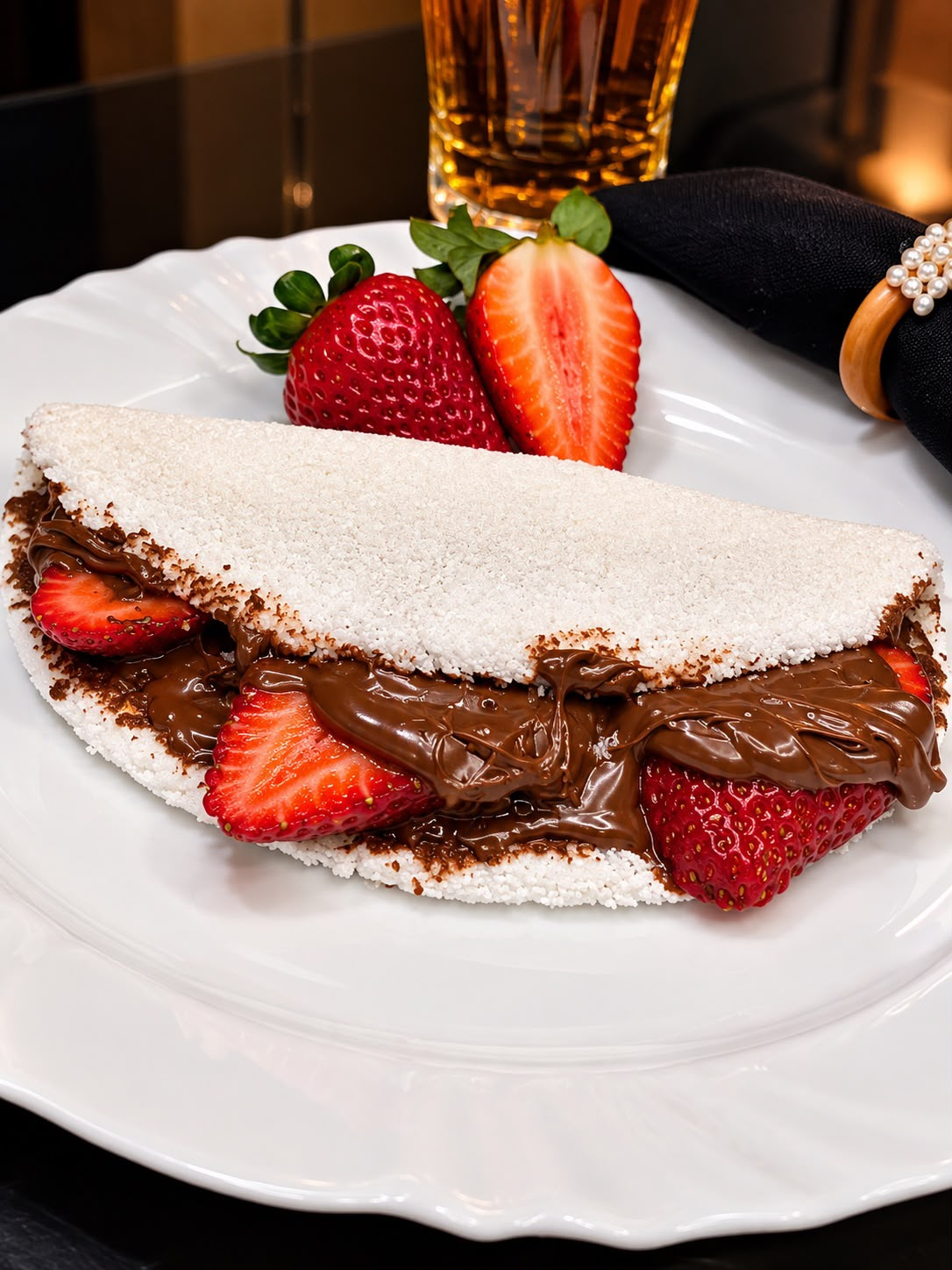 Tapioca doce com morango e chocolate